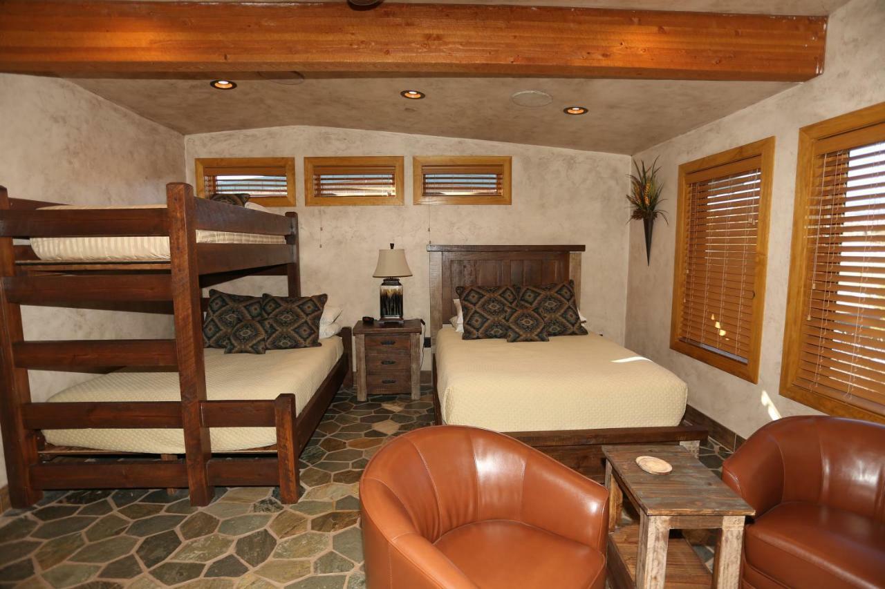Cougar Ridge Hotel Torrey Exterior photo